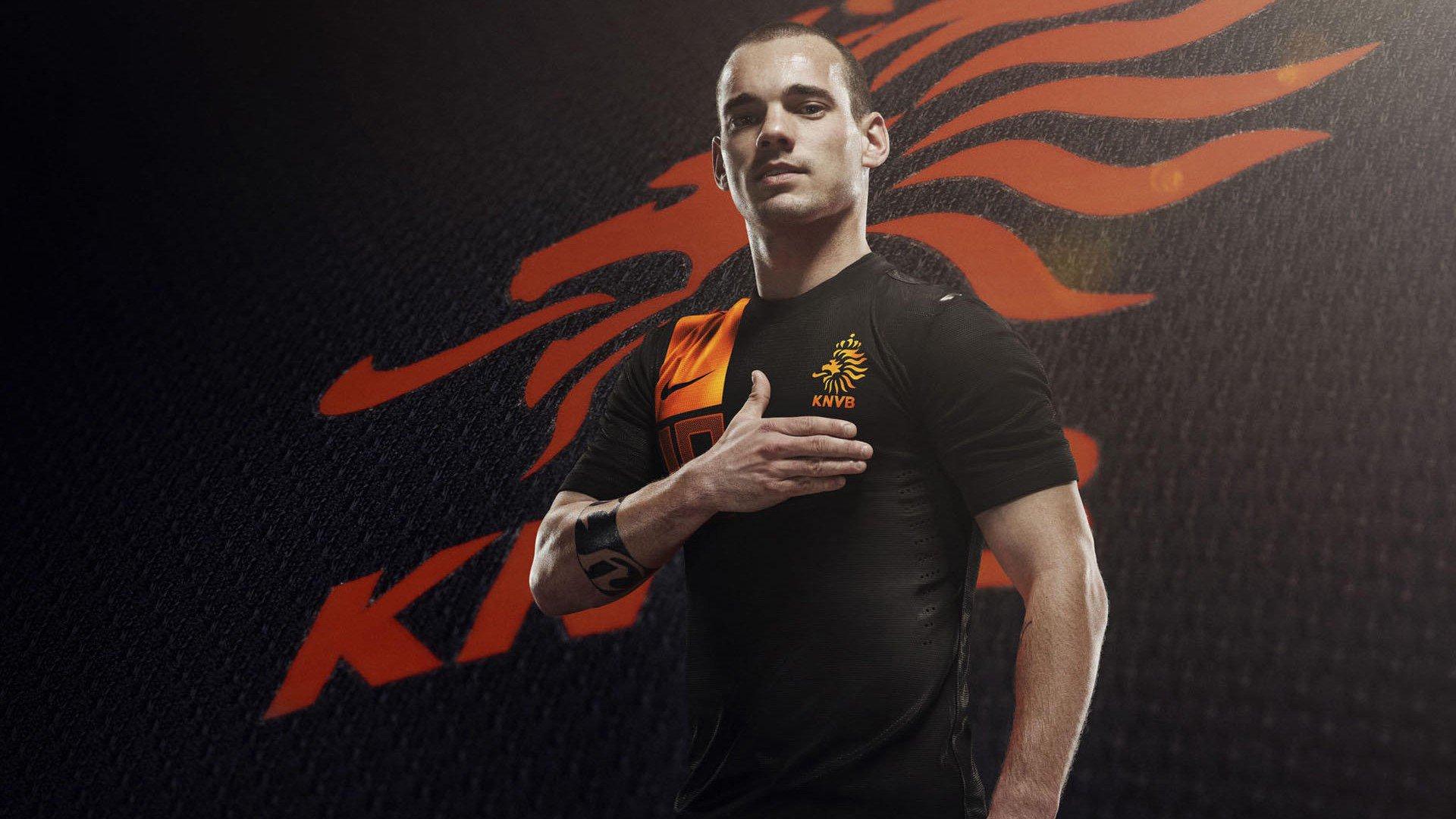 孔塞桑确认福法纳旧伤轻微反复，球员状态无碍引援策略再受关注